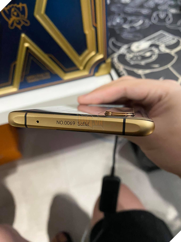 LMHT: SofM khoe với người hâm mộ một phần quà đặc biệt được OPPO trao tặng sau khi CKTG 2020 kết thúc 3