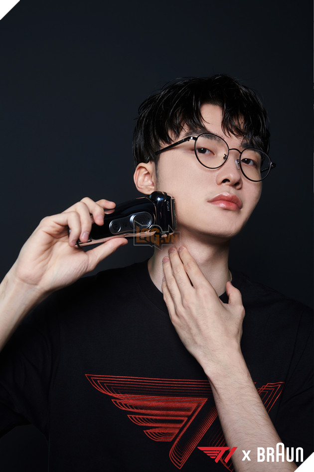 LMHT: Faker lại tiếp tục đóng quảng với thần thái ngút ngàn, nhưng đôi môi căng mọng mới là thứ được fan chú ý nhiều nhất 3