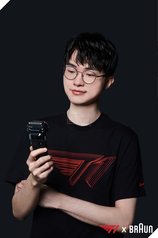 LMHT: Faker lại tiếp tục đóng quảng với thần thái ngút ngàn, nhưng đôi môi căng mọng mới là thứ được fan chú ý nhiều nhất 4