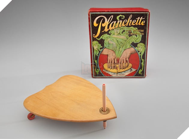 Bàn cầu cơ Ouija và lịch sử hình thành của trò chơi bị nguyền rủa đáng sợ nhất lịch sử loài người 2