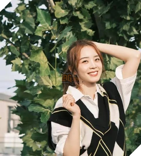 LMHT: Nữ MC Candice bất ngờ khoe ảnh còn thời sinh viên của mình, game thủ chỉ biết trầm trồ khen ngợi 5