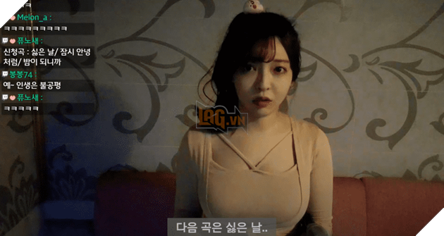 Stream tai quán Karaoke, Streamer sexy Momo cực sốc khi nghe âm thanh 19+ ở phòng bên cạnh 