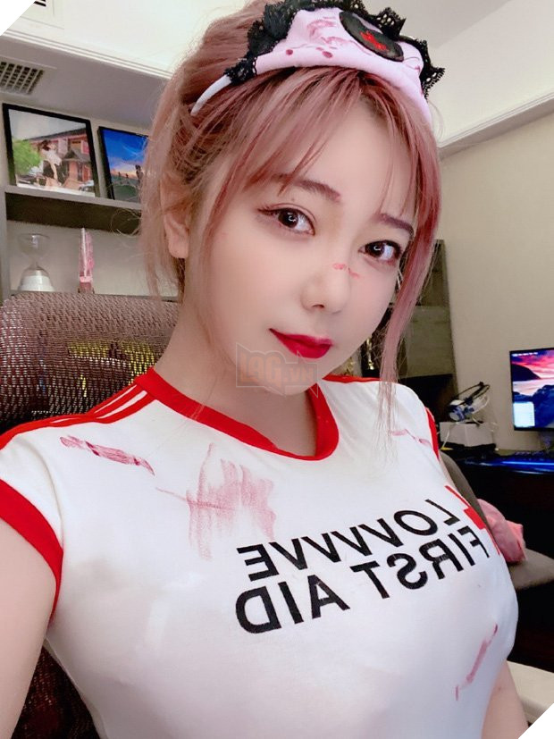 Bán USB lưu trữ ảnh 18+ của mình, nữ Streamer nóng bỏng kiếm được tới hơn 121 nghìn USD