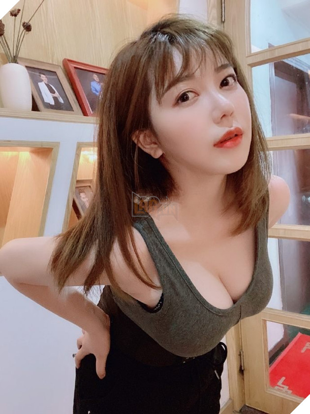 Bán USB lưu trữ ảnh 18+ của mình, nữ Streamer nóng bỏng kiếm được tới hơn 121 nghìn USD 4