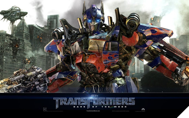 Loạt series bom tấn Transformers đổi đạo diễn mới