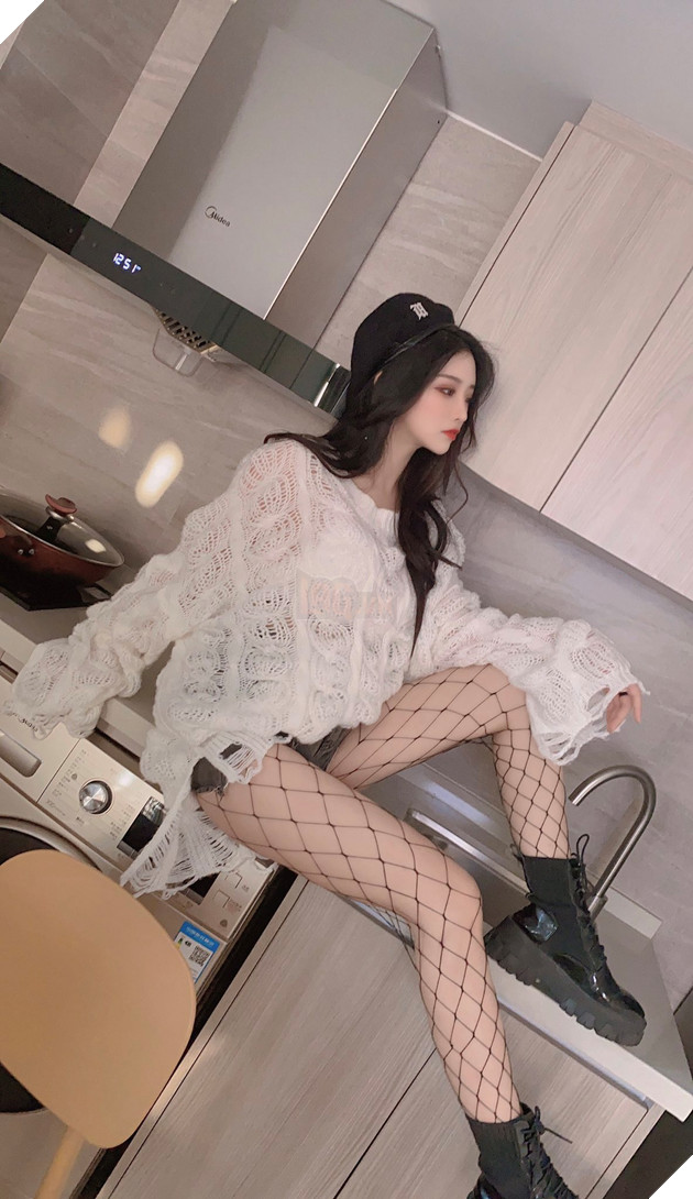 Nữ coser hóa thân Albedo Overlord khiến fan Quá-Nhiệt ! Không cosplay còn xinh đẹp hơn! 10