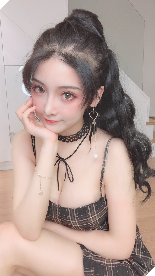 Nữ coser hóa thân Albedo Overlord khiến fan Quá-Nhiệt ! Không cosplay còn xinh đẹp hơn! 12