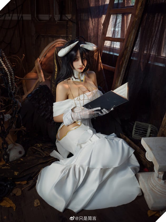 Nữ coser hóa thân Albedo Overlord khiến fan Quá-Nhiệt ! Không cosplay còn xinh đẹp hơn! 2