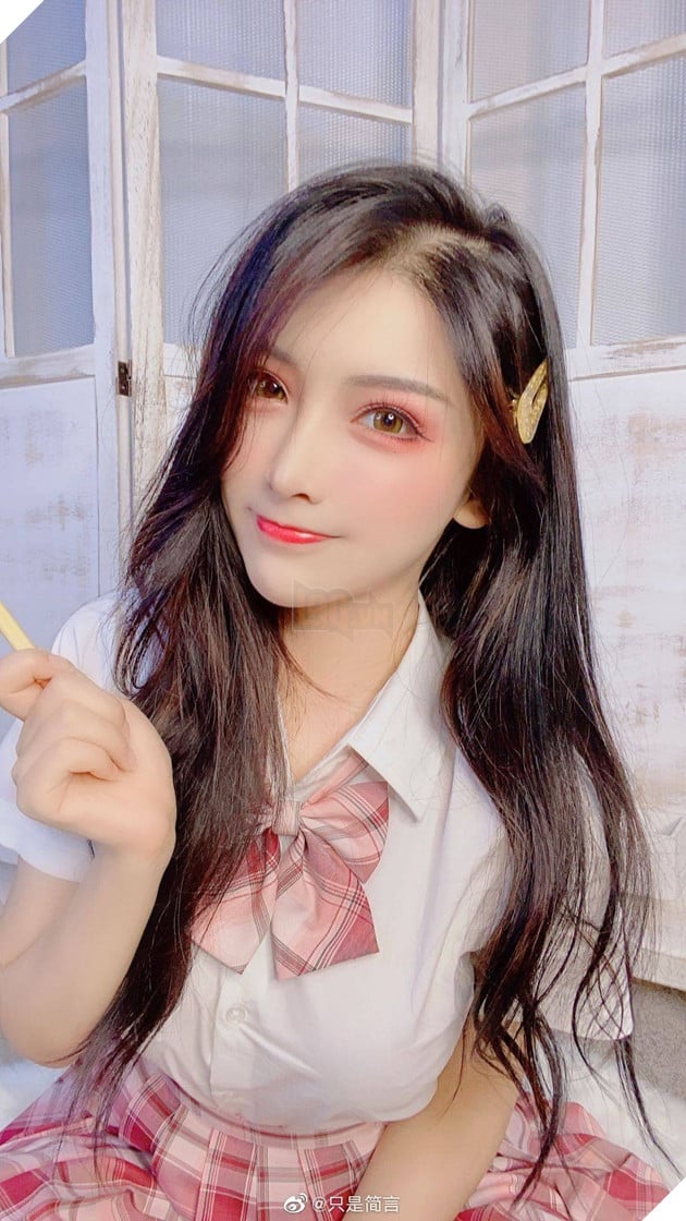 Nữ coser hóa thân Albedo Overlord khiến fan Quá-Nhiệt ! Không cosplay còn xinh đẹp hơn! 8