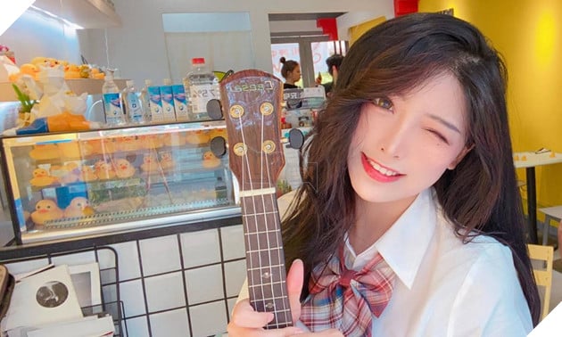 Nữ coser hóa thân Albedo Overlord khiến fan Quá-Nhiệt ! Không cosplay còn xinh đẹp hơn! 7