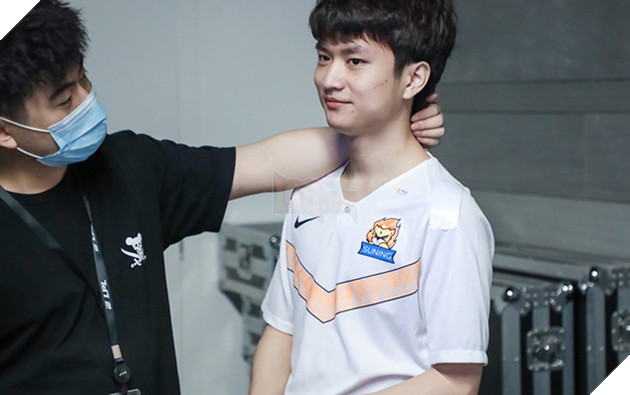 LMHT: Người hâm mộ lo lắng khi biết Huangfeng gặp vấn đề về sức khỏe, não bộ như của người già 50 tuổi 3