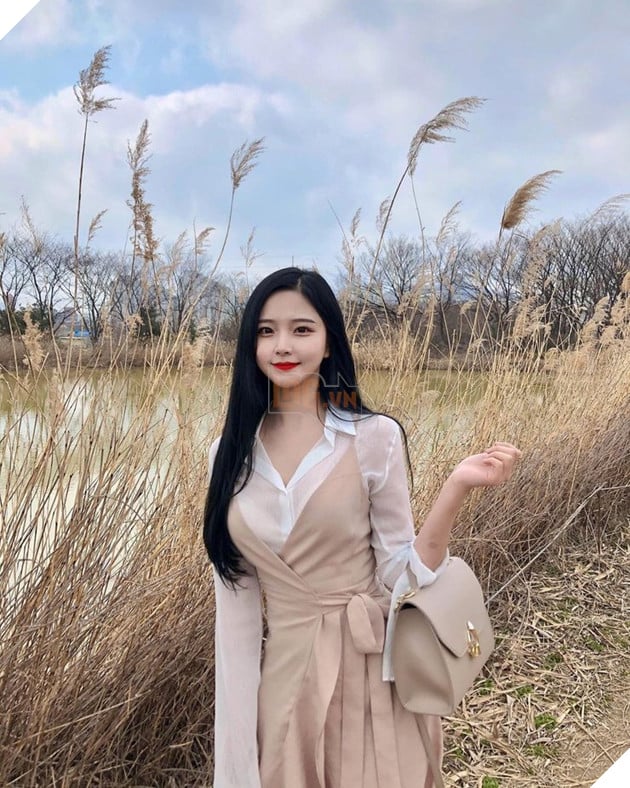 Nữ streamer Park Min Jung kể về đời sống cơ cực, từng làm bồi bàn chỉ để kiếm 300 nghìn VNĐ tiền tip 9