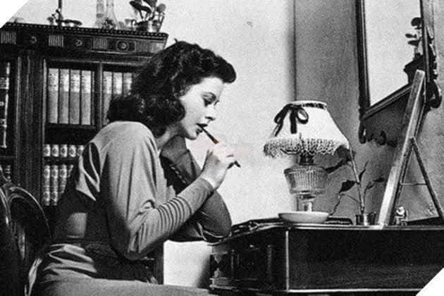 Chiêm ngưỡng nhan sắc của nữ minh tinh đầu tiên khoả thân trên màn ảnh P2  5