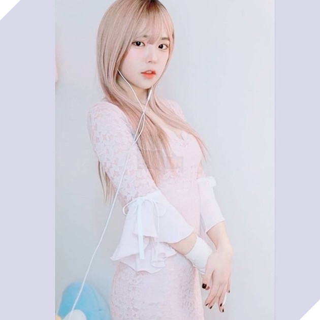 Bị fan cuồng đeo bám, hot streamer trốn khỏi nhà vì sợ hãi 4
