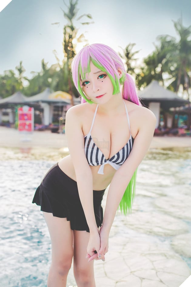 Nữ coser làm fan lòi con mắt với cosplay Luyến Trụ Kimetsu No Yaiba skin Tiệc Bể Bơi 8
