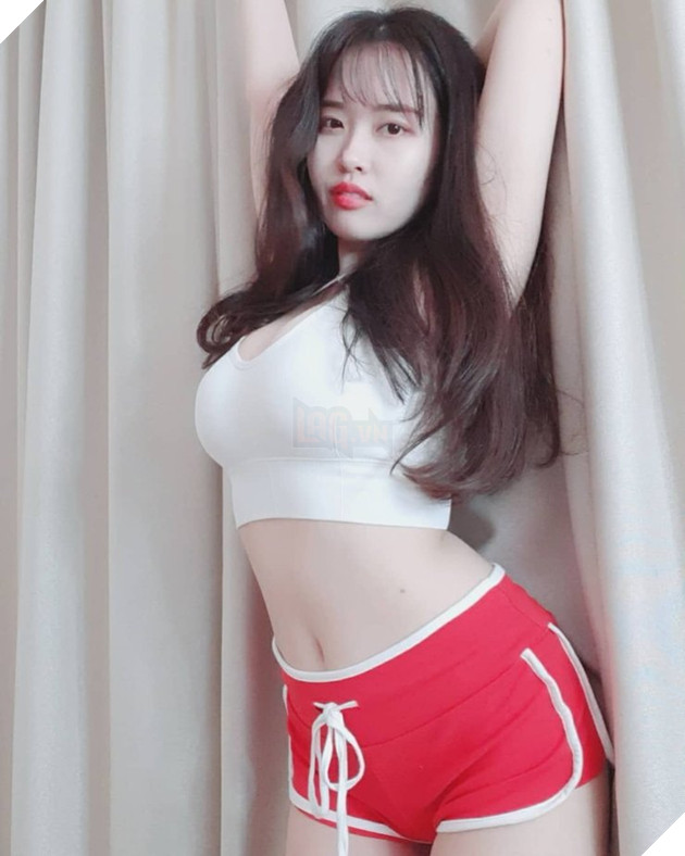 Streamer Hàn Quốc Soram đã thu hút cộng đồng mạng bằng cách khoe nốt ruồi trên ngực của cô 4