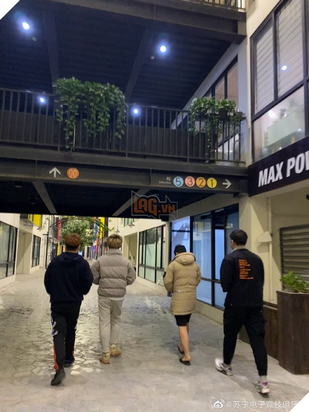 LMHT: Suning Gaming bất ngờ đăng tải hình ảnh khẳng định SofM vẫn còn làm việc dưới biên chế của đội tuyển 2