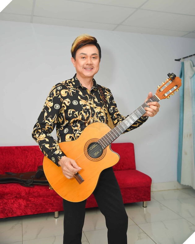 Fanpage nghệ sĩ Hiếu Hiền gây phẫn nộ khi đăng clip nghệ sĩ Chí Tài ở nhà tang lễ 3