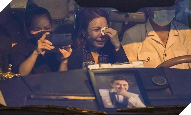 Đau xé lòng trước quang cảnh đưa thi hài cố nghệ sĩ Chí Tài về Mỹ 4