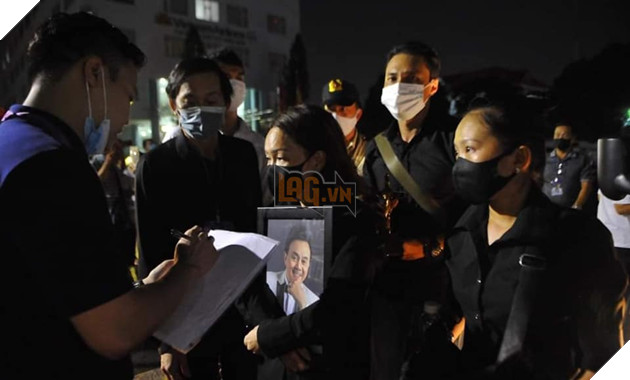 Đau xé lòng trước quang cảnh đưa thi hài cố nghệ sĩ Chí Tài về Mỹ 5