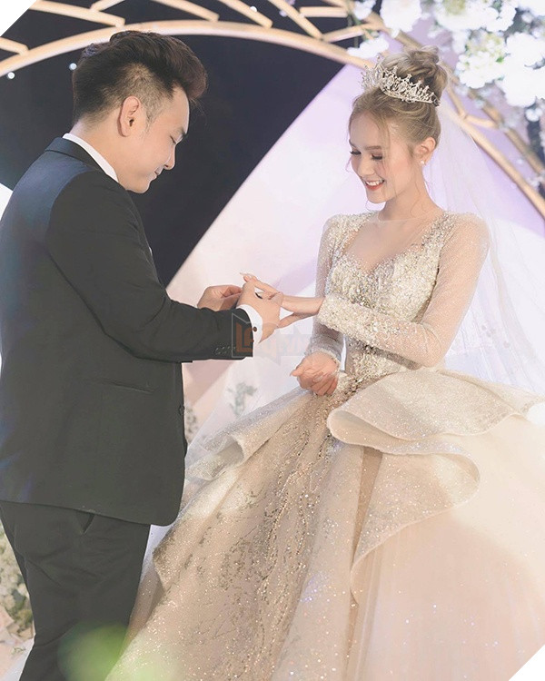 xoài non có gì mà chiếm trọn trái tim xemesis, streamer giàu nhất việt nam?