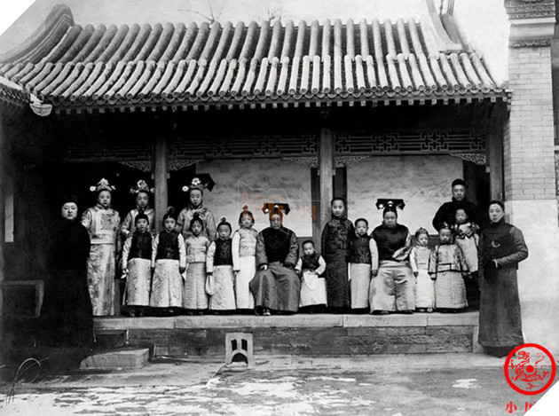 Loạt ảnh hiếm hoi về 3 thế hệ gia đình Hoàng đế cuối cùng của nhà Thanh  2