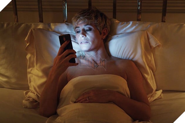 Những cảnh nóng táo bạo nhất màn ảnh năm 2020 P2  3