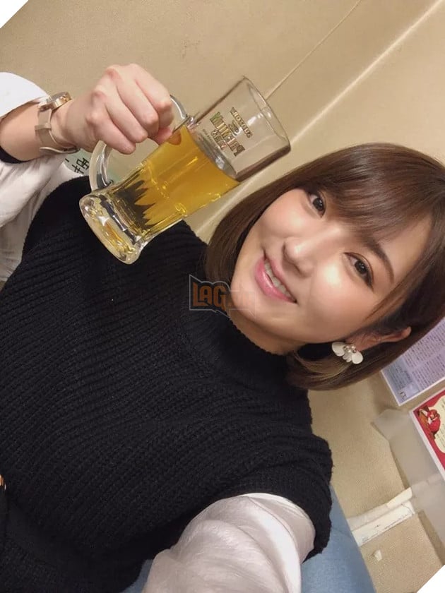 Cựu diễn viên 18+ công bố đang hẹn hò với bạn trai đô vật và nhận về hàng nghìn lời chúc phúc 2