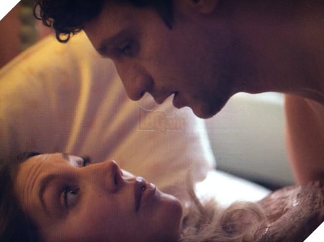 Những cảnh nóng táo bạo nhất màn ảnh năm 2020 P4  5