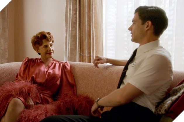 Những cảnh nóng táo bạo nhất màn ảnh năm 2020 P4 