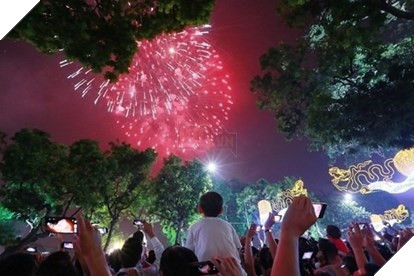 Tết Dương lịch 2021: Hà Nội bắn pháo hoa tầm cao tại 3 điểm | Tin tức mới  nhất 24h - Đọc Báo Lao Động online - Laodong.vn