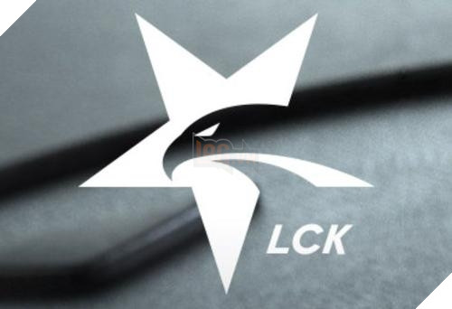 LMHT: LCK bất ngờ thay đổi bộ nhận diện thương hiệu cho mùa giải 2021 và bị game thủ chê tới tấp 2