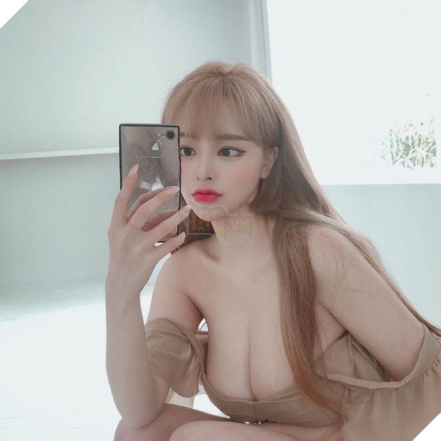Hot girl bỏ nghề người mẫu nội y để trở thành streamer và kiếm được 1 tỷ VNĐ hàng tháng  4