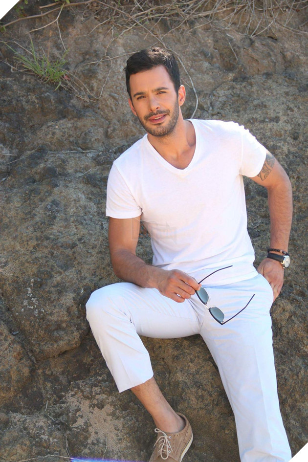 Chiêm ngưỡng top 100 gương mặt nam đẹp nhất thế giới năm 2020 P2  18