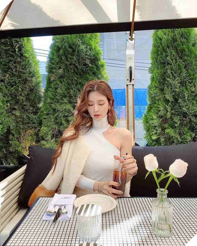 YouTuber Hàn Quốc đốn tim dân mạng thân hình sexy và đặc biệt tình yêu dành cho mèo 5