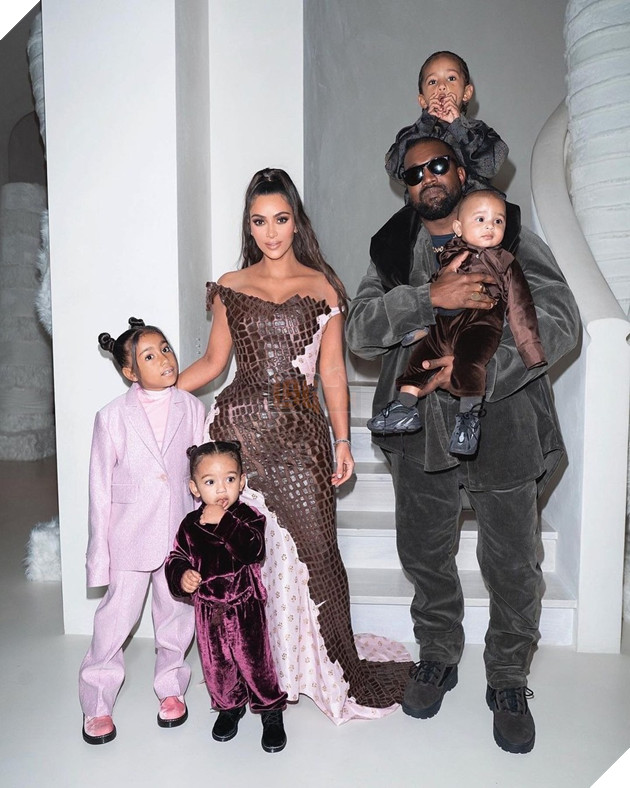 Hậu ly hôn Kim Kardashian, rộ tin đồn tiểu tam của Kanye West là Jeffree Star 2