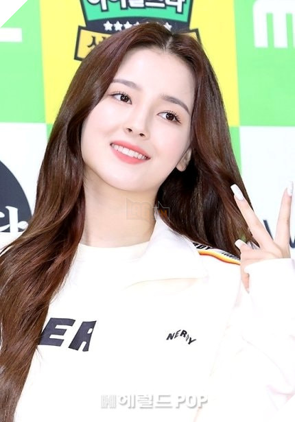 Ngắm nhìn gương mặt không góc chết của Nancy tại một sự kiện thể thao Hàn Quốc