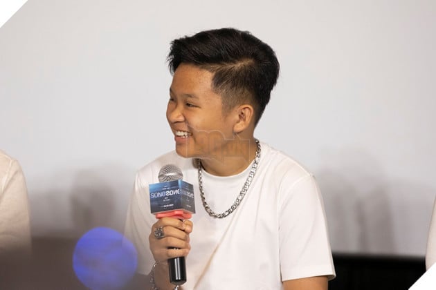 Bất ngờ bật khóc tại showcase Song Song vì đến trễ hơn 1 tiếng, Nhã Phương khiến truyền thông ngỡ ngàng 3