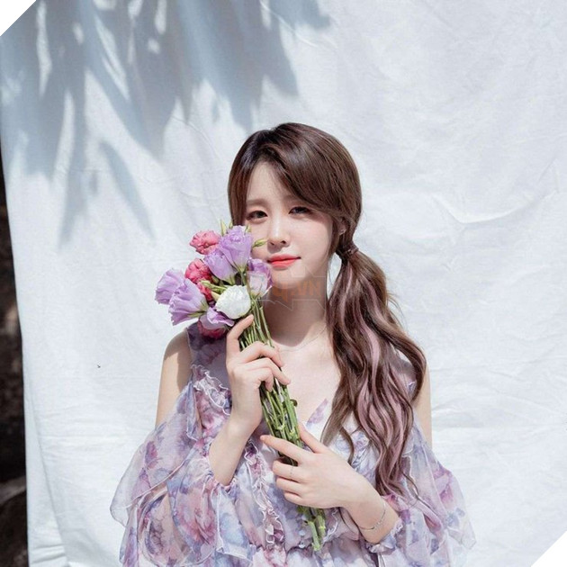 Bật khóc trên stream, YouTuber xinh như thiên thần tiết lộ mong muốn có một mối tình thật sự  4