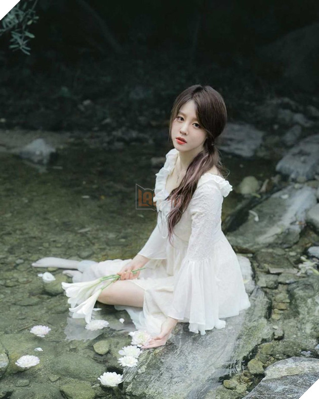 Bật khóc trên stream, YouTuber xinh như thiên thần tiết lộ mong muốn có một mối tình thật sự  5