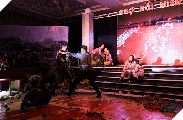 Lý Hải công bố trailer Lật Mặt: 48h trong Mini Action Show đầu tiên tại Việt Nam 2