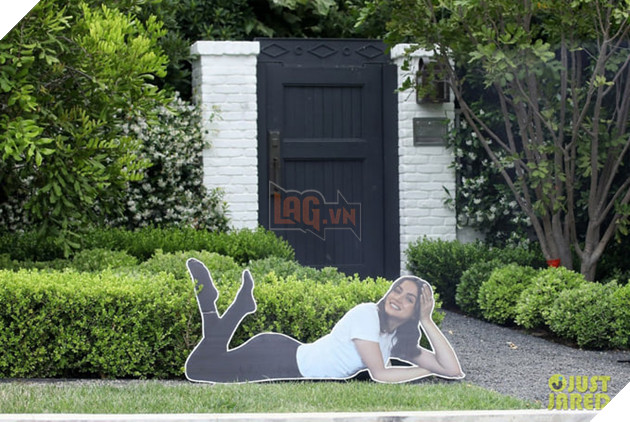 Ben Affleck thẳng tay vứt ảnh người yêu vào thùng rác hậu chia tay