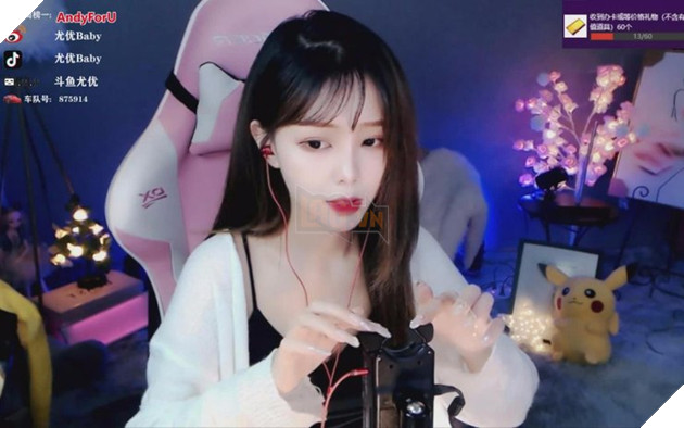  Để mặt mộc đến đêm trao giải, nữ streamer sexy khiến người fan ngỡ ngàng vì không nhận ra idol của mình  2
