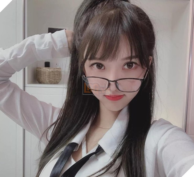 Sexy Dance Streamer đề nghị fan chi 2.000 nhân dân tệ ~ 7 triệu VNĐ để thêm bạn bè 4