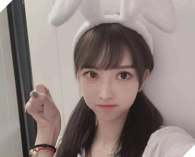 Sexy Dance Streamer đề nghị fan chi 2.000 nhân dân tệ ~ 7 triệu VNĐ để thêm bạn bè 5