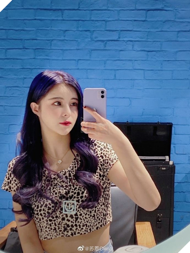 Sống trong biệt thự sang trọng nhưng lại than thở nghèo khó, Hot Streamer bị chỉ trích 10