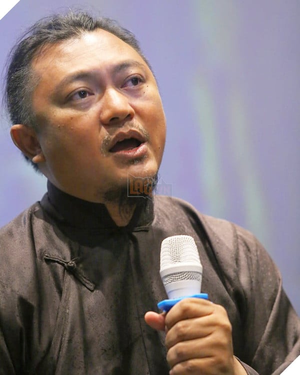 Đạo diễn Phan Gia Nhật Linh nhận mưa gạch đá khi có ý không thích bản truyện tranh Thần Đồng Đất Việt