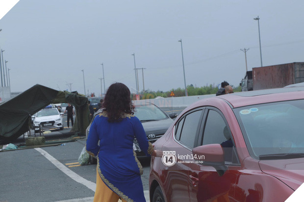 Đúng phút 89 nhà trai đành bất lực quay về, không thể vào Quảng Ninh đón dâu do dịch Covid-19 - Ảnh 4.