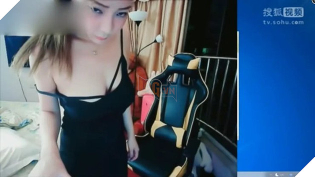 Cảnh nóng của nữ streamer Trung Quốc bị fan hâm mộ ghi lại khi cô quên tắt camera 4