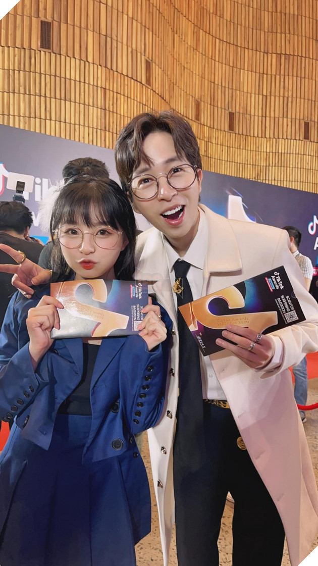 meo 2k4 la ai? nu streamer lien quan cua V Gaming